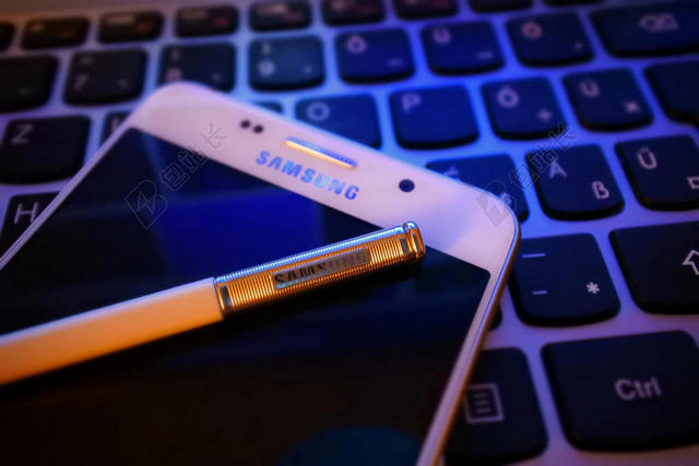 摄影自然电脑上的手机背景图片