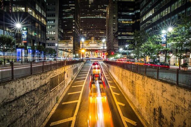 摄影唯美城市街头夜景背景图片