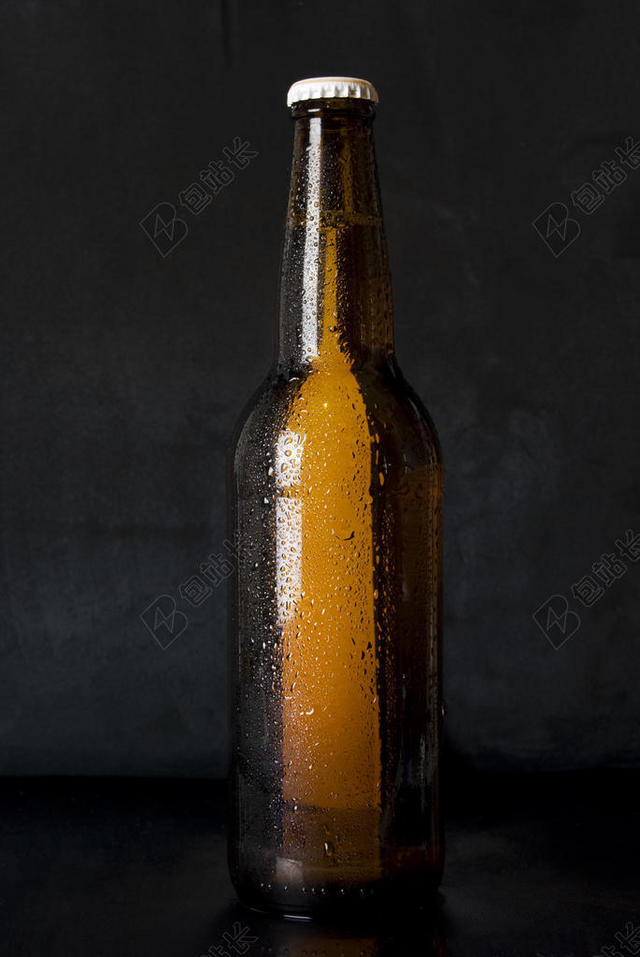 啤酒 - 瓶子 - 寒冷的 - 滴