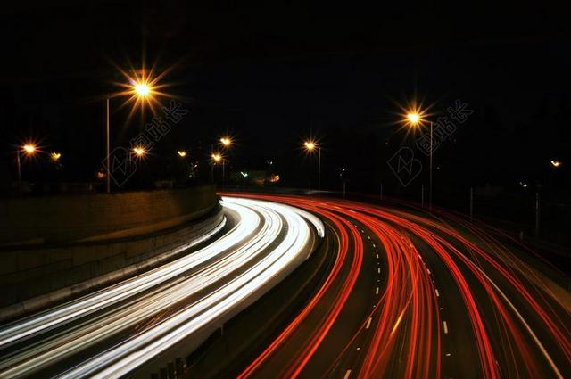 摄影唯美公路上的线条背景图片