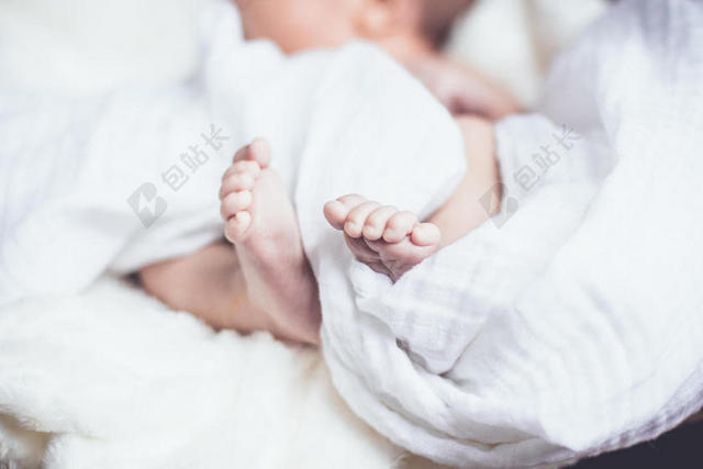 摄影清新婴儿小脚丫背景图片