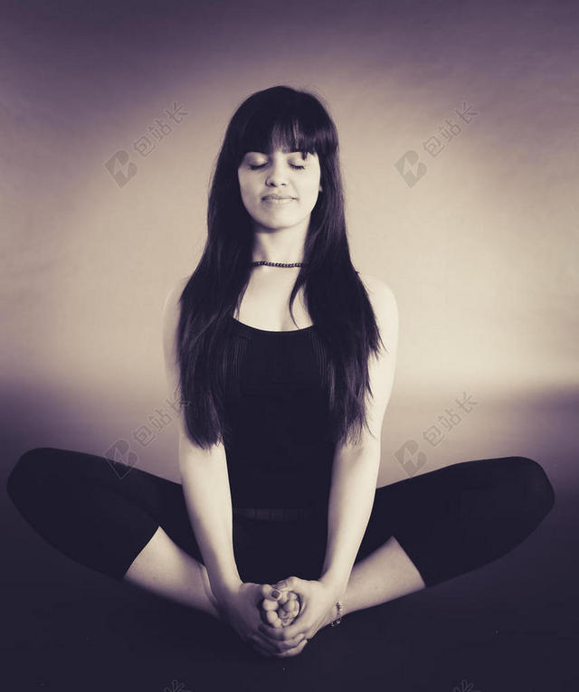 摄影自然复古女子打坐背景图片