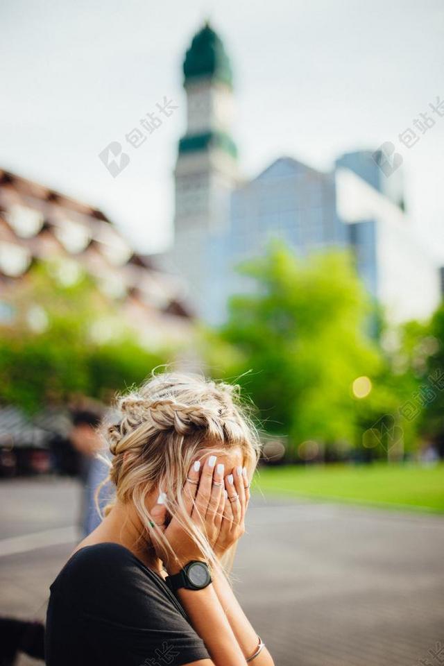 惭愧的 - 女孩 - 发型 - 爆头 - 隐藏 - 人物特写 - 少女