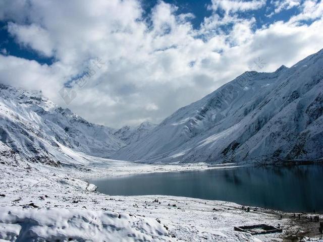 白色自然风景白色的雪山背景图片