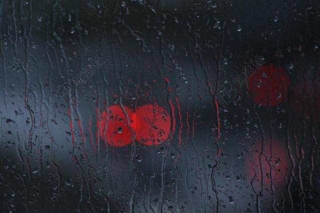 摄影唯美雨后雨滴划过的痕迹背景图片