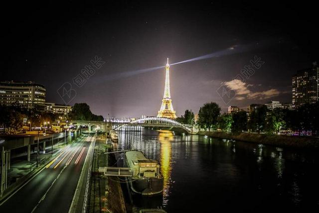建筑夜景美丽的巴黎铁塔的夜景背景图片