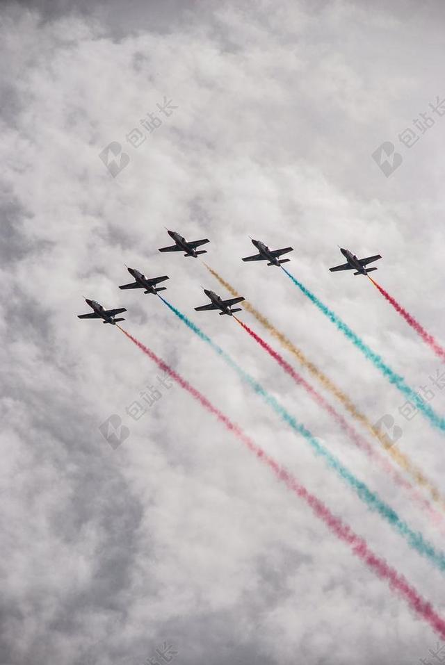 空军 飞机 航空 云 多彩 色彩缤纷 飞行 喷气式飞机 天空