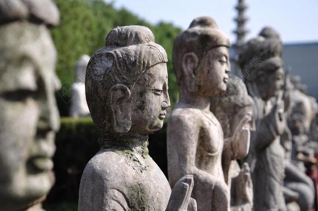 宗教旅游安静佛像群石像旅游景点宣传照