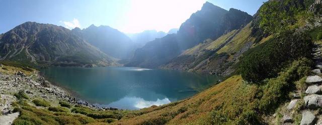风景旅行山水湖水静谧安详湖光山色风景画宣传图片
