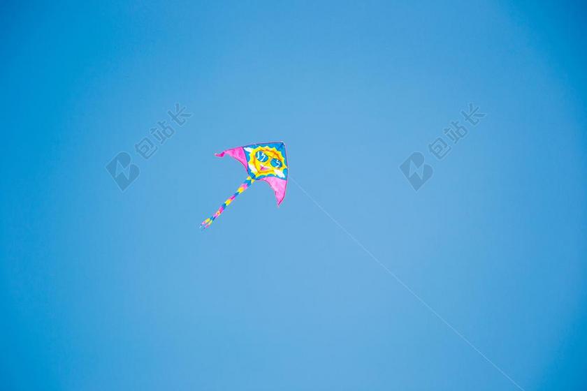 物品空中的儿童风筝背景图片