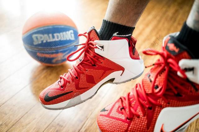 鞋 勒布朗 耐克 斯波尔丁 篮球 NIKESHOES 伟大