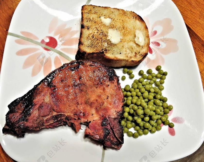 食物美食厨艺烤面包牛排豌豆午餐晚餐背景图片