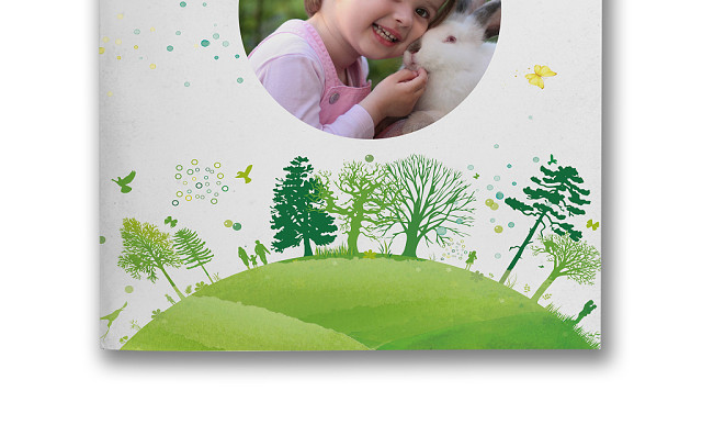绿色背景文艺清新环保树木背景小学生小升初简历WORLD模板