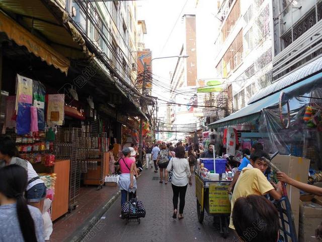 城市街道旅游商铺休闲拥挤人来人往曼谷唐人街忙碌背景图片