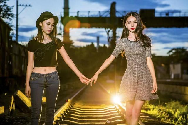 人像 摄影 女生 妇女 MADEL 朋友 铁路 亚洲 年轻