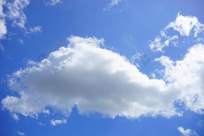 夏云 天空 云 白 蓝色 夏日的一天