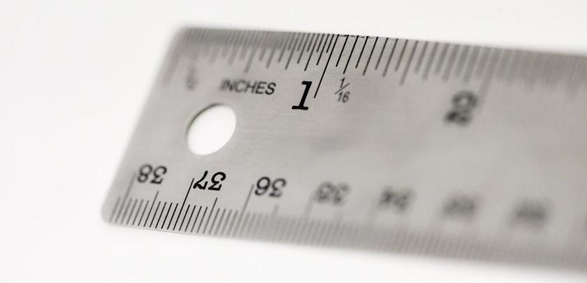 不锈钢金属直尺尺子米尺厘米毫米测量长度背景图片