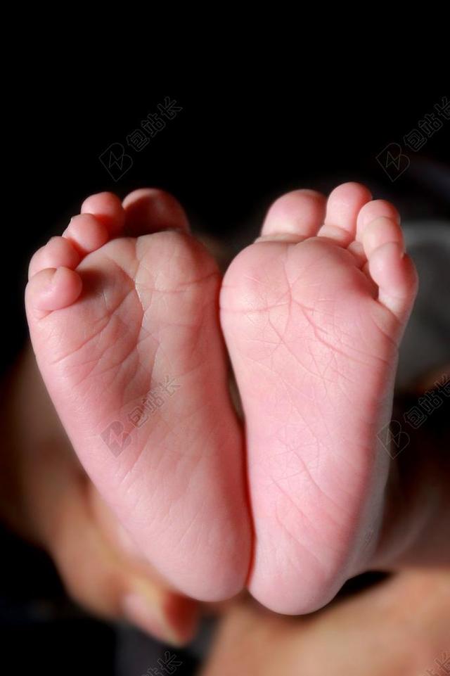 人像摄影儿童婴儿身体脚软萌脚底新生儿特写童年回忆留念背景图片