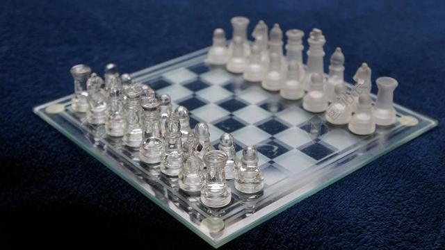 国际象棋游戏 游戏板 象棋 棋盘上的棋子 安装 战略游戏