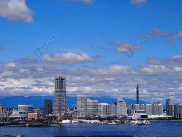 城市建筑整体全景远景规划海边港口摩天大楼繁华背景图片