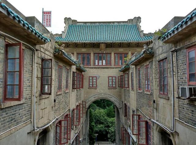 武大 樱顶 老建筑