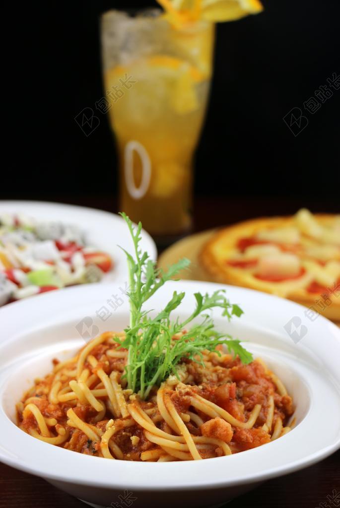黄白餐饮食物美味餐盘里的意大利面面食背景图片