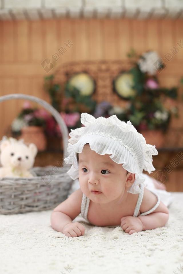宝贝 可爱 萌 聪明 满月 百天 女孩 花裙 花冠 白纱