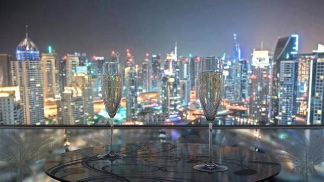 黑色建筑浪漫城市霓虹灯光背景图片
