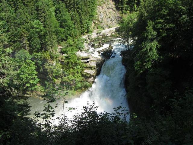DOUBS 的跳转  法国 瑞士 瀑布 河 景观 性质