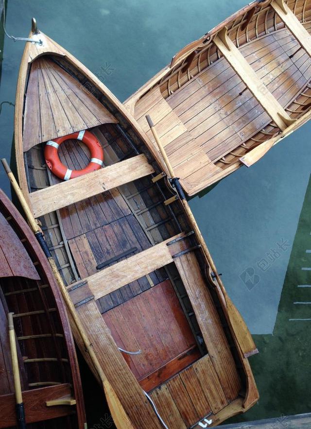 湖BRAIES 木船 船 湖 南蒂罗尔