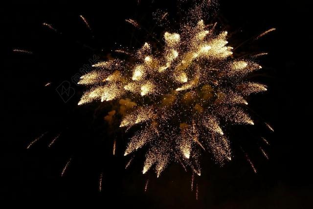 除夕 烟花爆竹 新的一年的一天 烟火 火箭 新年问候 庆祝
