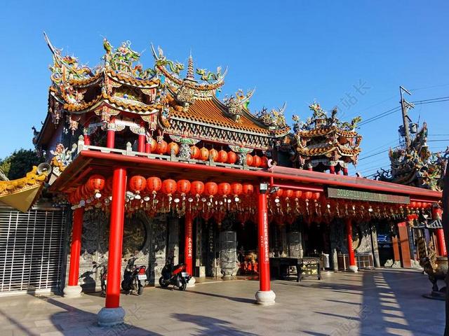 台湾 华人庙宇 中国 宗教 传统的 红色 结构 龙 蓝色
