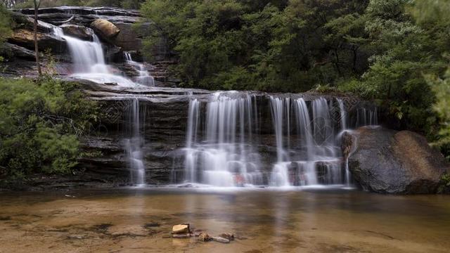 大瀑布 山 森林 自然 水 景观 溪 河 绿色 户外