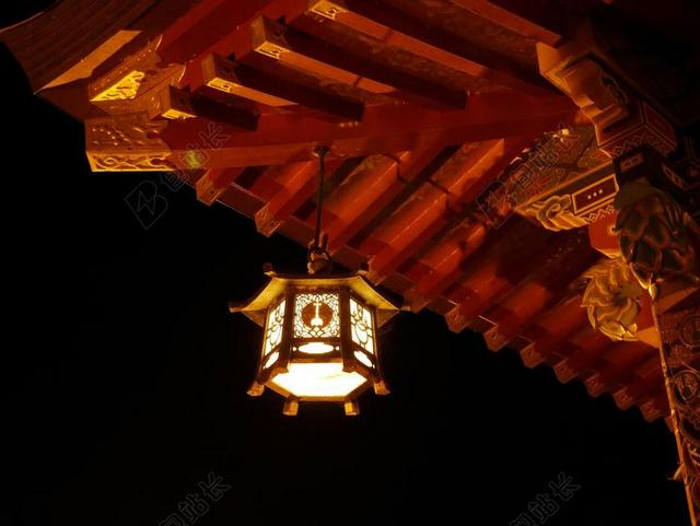 黄色广告自然唯美屋檐背景图片