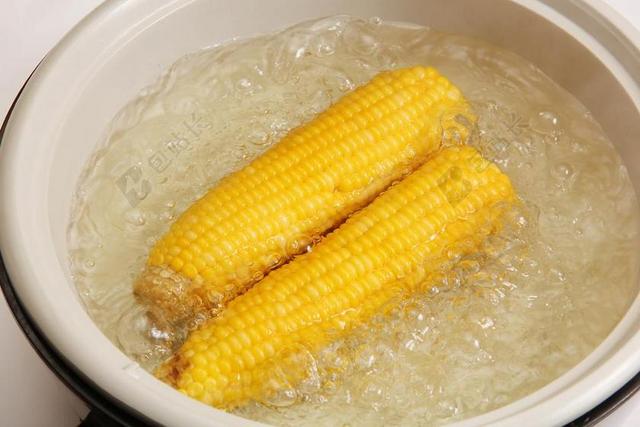 玉米 烹饪 食品 熬 热 在水 击中。 好吃