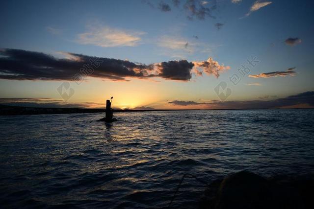 夕阳 青海湖 光