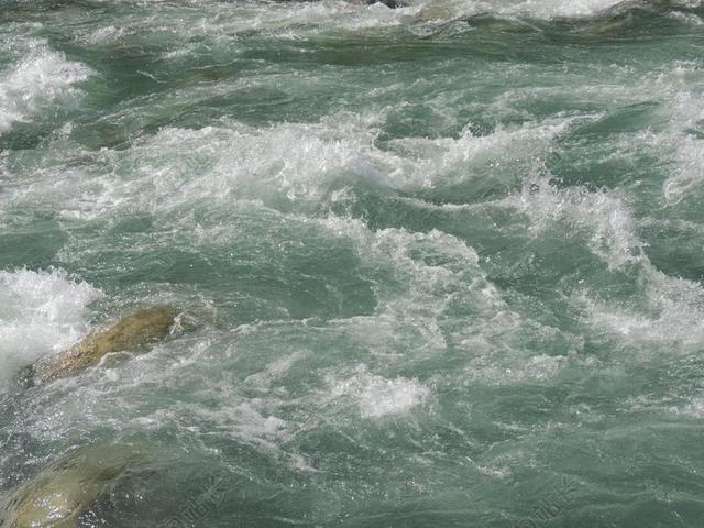 水 私语 过独身生活 水域 玻 清除 山间溪流 冷 激流