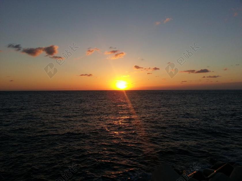 日落 海 晚霞 发光