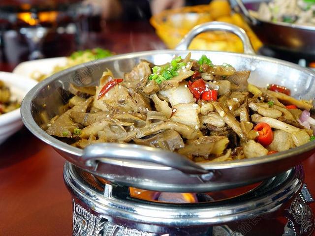 中国 餐厅 亚洲 菜 美食 餐饮 肉 煮熟的 辣 油煎
