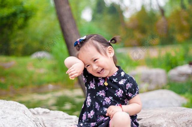 草地 欢乐 宝宝 亚洲 户外 肖像 面对 儿童 女孩 可爱