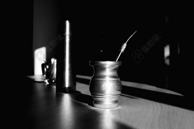 摄影复古老旧办公室茶壶背景图片