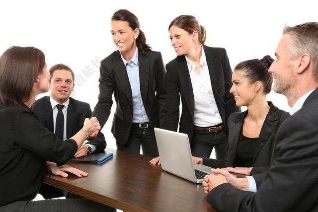 商务成功人物团队会议室交流握手合作沟通会议图片