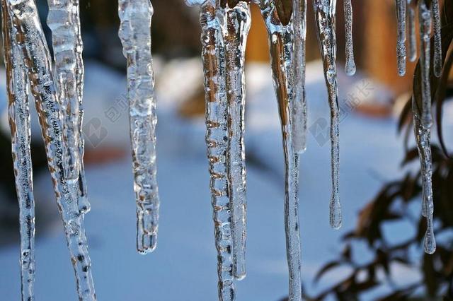 冰 冰河时代 冰柱 冬天 冷 雪 冻结 水 蓝色 窗口
