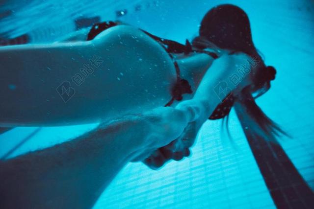 水下 射击 跟我来 女孩 条纹 水  盆地 柔情 模型