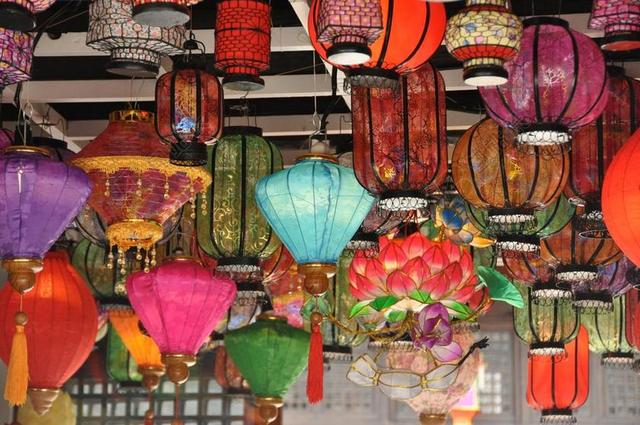 灯笼中国风颜色形状背景图片