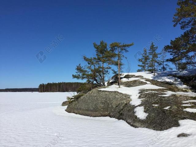 结冰的湖面 蓝色的天空 芬兰 蓝色 冬天 冰 冬季景观 太阳