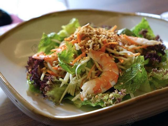餐饮唯美莎拉虾仁背景图片