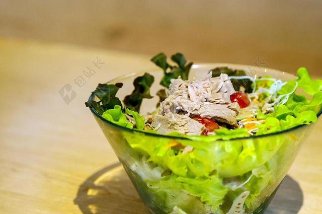 沙拉 金枪鱼沙拉。 文章 NAFUT 蔬菜 食品 菜单。 金枪鱼