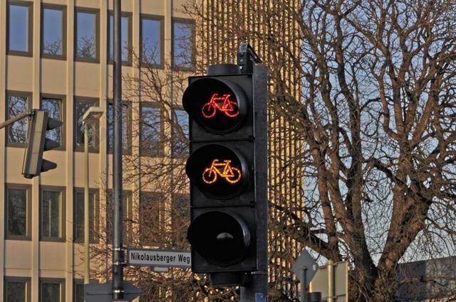 红绿灯 信号 自行车 交通 街 路 迹象 安全 交通信号灯