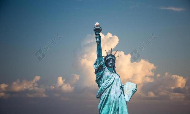 自由女神像 云 自由启发世界 火炬 火焰 提出 皇冠 斯托拉